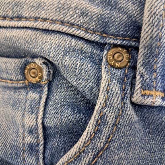 NYDJ Women's Dayla Wide Cuff Capri Size 18P - Picture 3 of 15